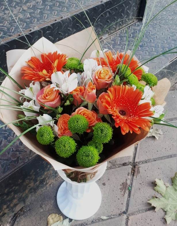 Букет цветов из: Герберы, Хризантемы, Альстромерии и Розы в Скобелевской Краснодарский край