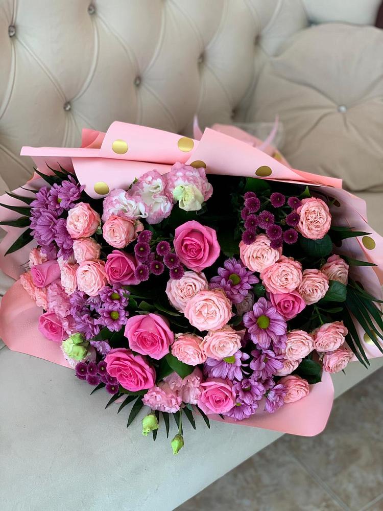 Букет цветов из: Хризантемы, Розы и Лизиантусы в Скобелевской Краснодарский край