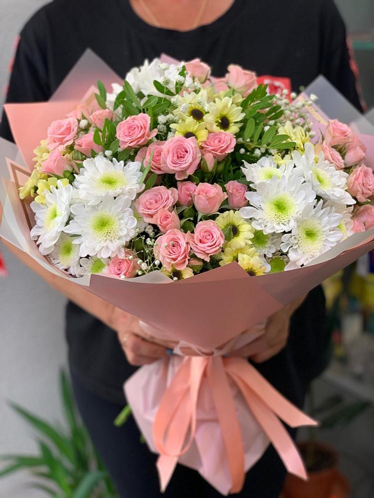 Букет цветов из: Розы и Хризантемы в Скобелевской Краснодарский край