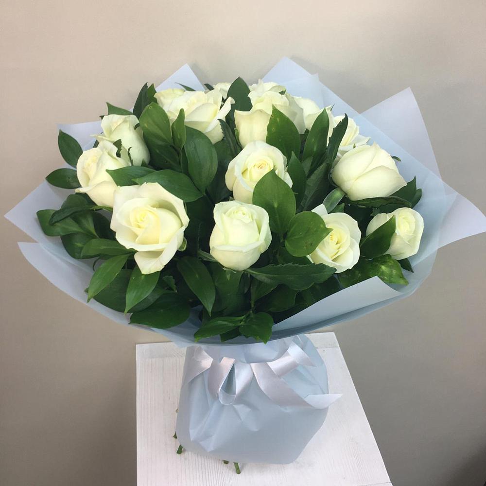 Букет 15 Белых роз Проуд в Скобелевской Краснодарский край