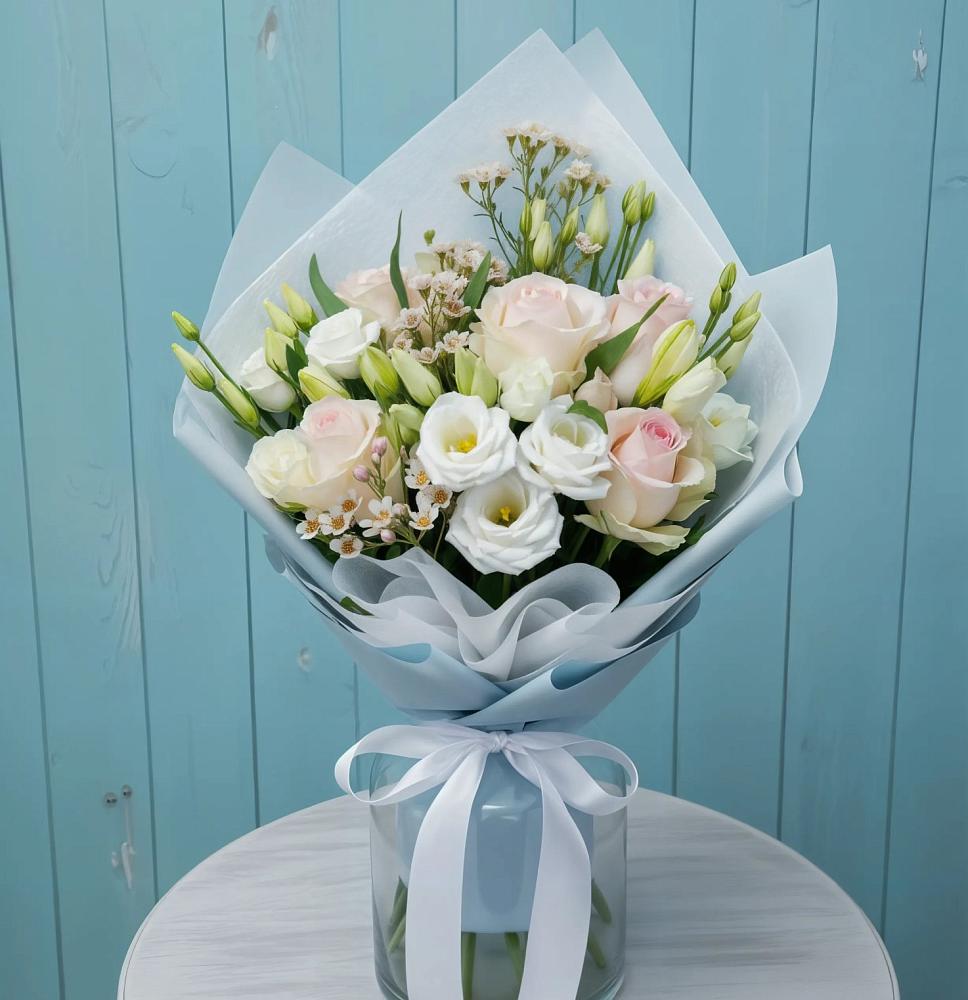 Букет цветов из: Розы и Лизиантусы в Скобелевской Краснодарский край