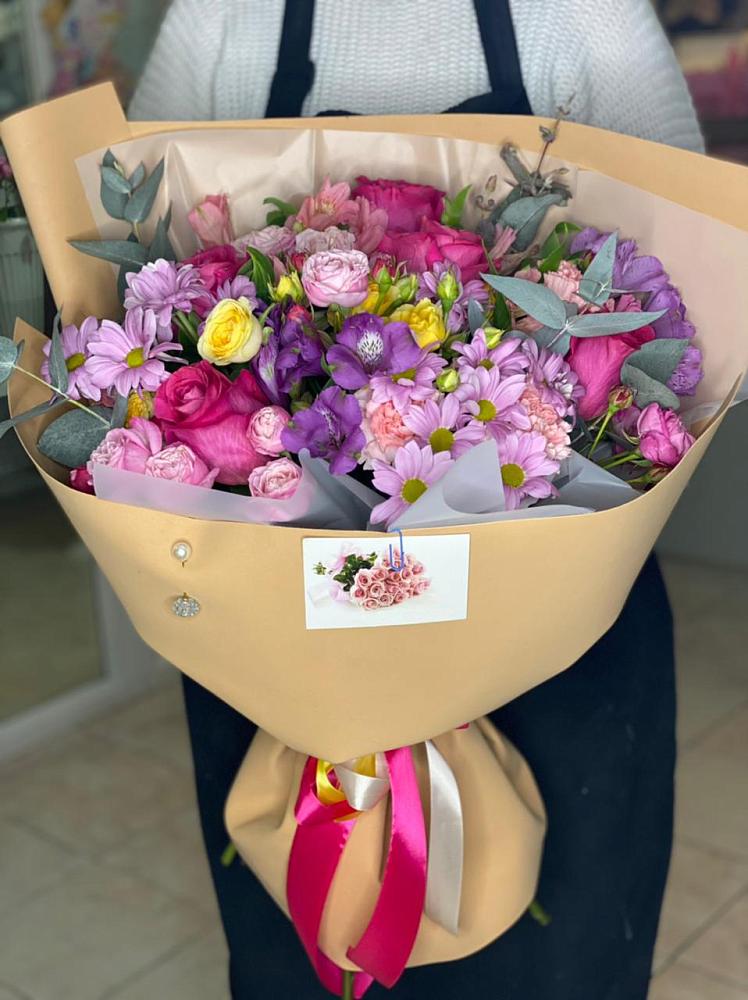 Букет цветов из: Хризантемы, Гвоздики и Альстромерии в Скобелевской Краснодарский край