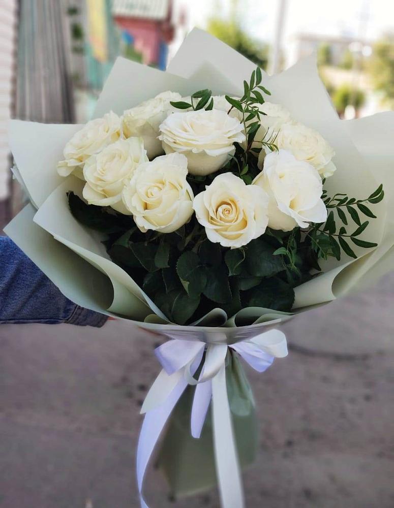 Букет Белые розы Проуд в Скобелевской Краснодарский край