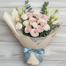 Букет цветов из:  Лизиантусы в Скобелевской Краснодарский край