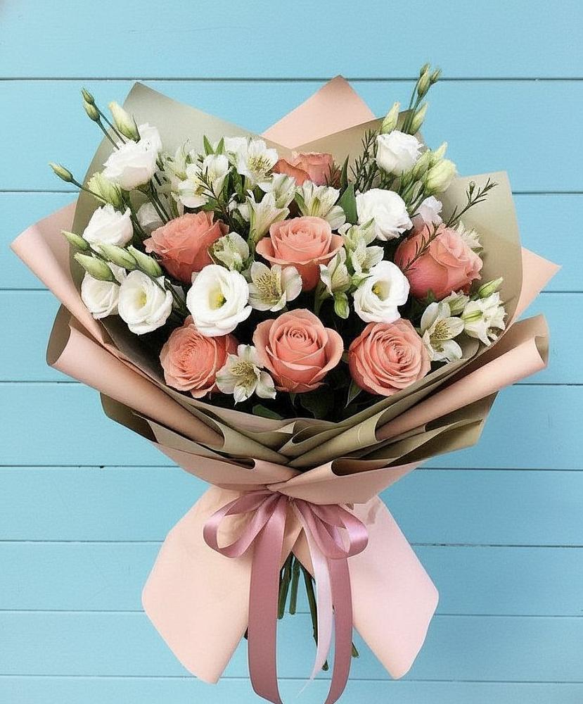 Букет цветов из: Розы, Альстромерии и Лизиантусы в Скобелевской Краснодарский край