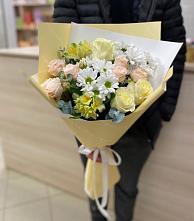 Букет цветов из:  Альстромерии, Розы и Хризантемы в Скобелевской Краснодарский край