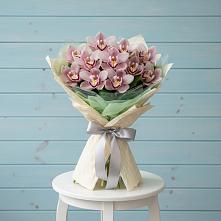 Букет цветов из:  Орхидеи и Розы в Скобелевской Краснодарский край