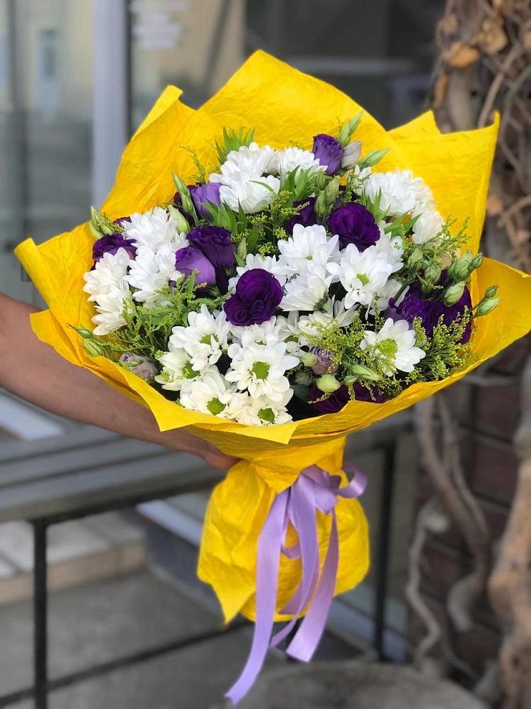 Букет цветов из: Ирисы, Хризантемы и Ромашки в Скобелевской Краснодарский край