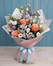 Букет цветов из:  Лизиантусы, Розы, Альстромерии и Гипсофила в Скобелевской Краснодарский край