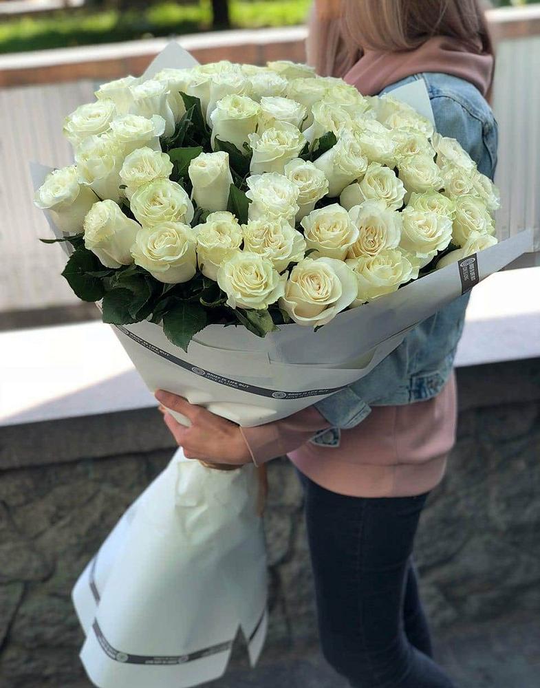 Букет 35 Белых роз в Скобелевской Краснодарский край