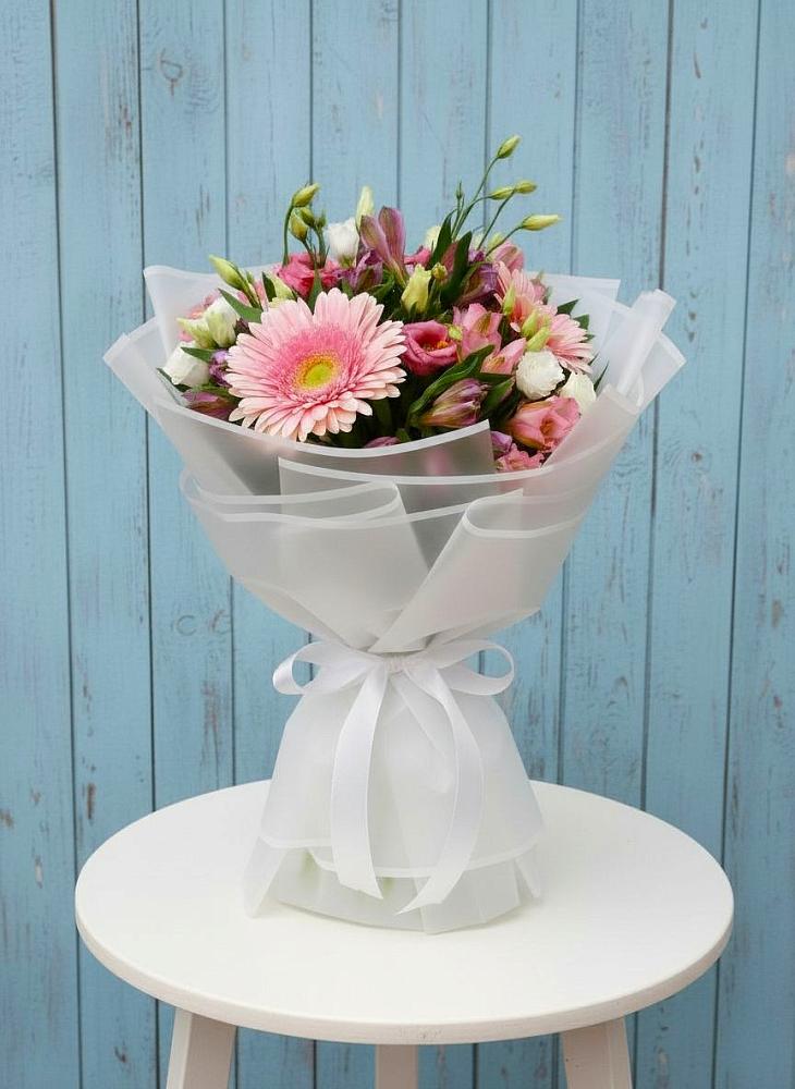 Букет цветов из: Герберы, Альстромерии и Лизиантусы в Скобелевской Краснодарский край