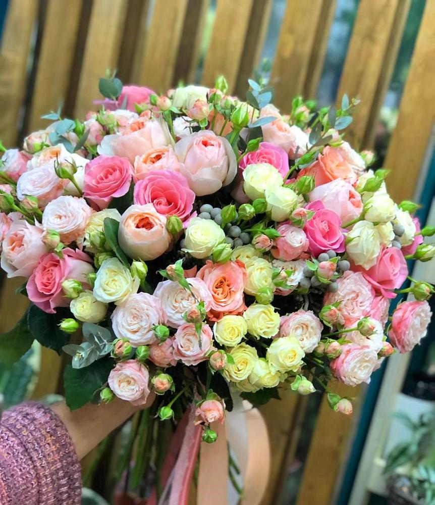 Букет цветов из: Розы в Скобелевской Краснодарский край