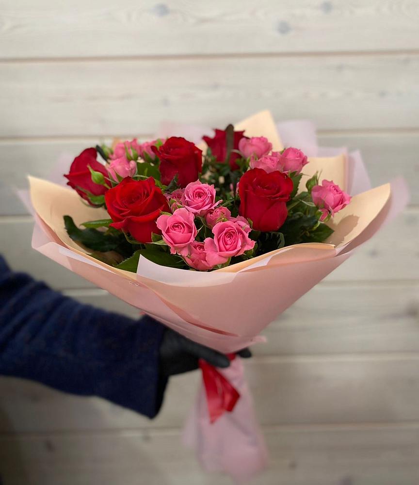 Букет цветов из: Розы в Скобелевской Краснодарский край