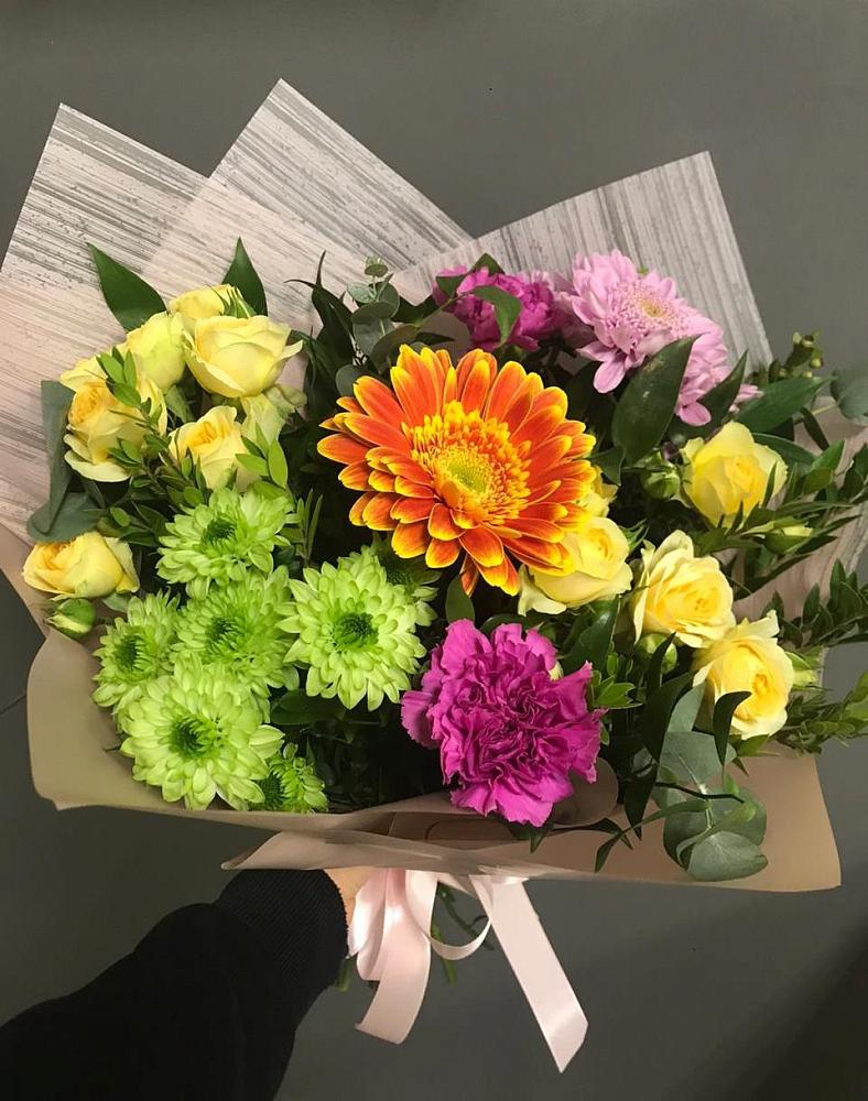 Букет цветов из: Гвоздики, Герберы, Розы и Хризантемы в Скобелевской Краснодарский край