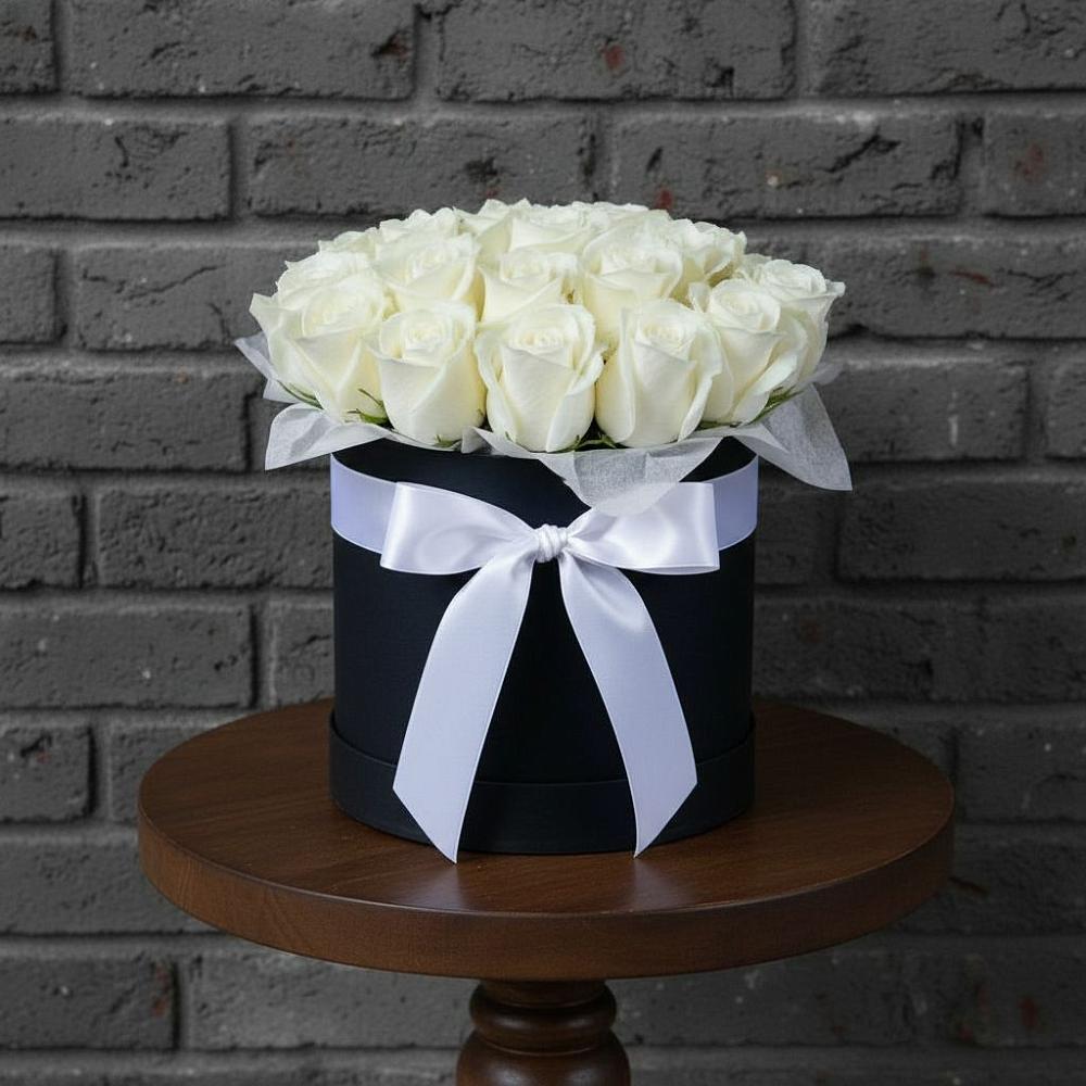 Цветочная композиция из Розы в шляпной коробке в Скобелевской Краснодарский край