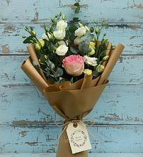 Букет цветов из:  Розы и Лизиантусы в Скобелевской Краснодарский край