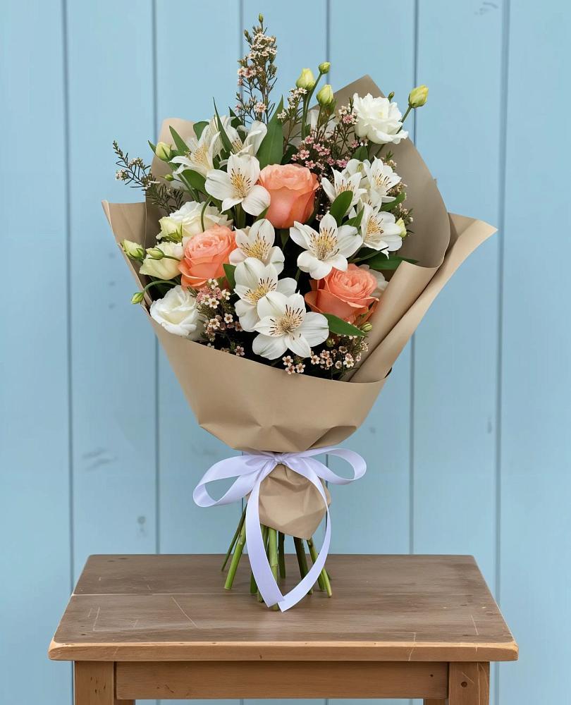 Букет цветов из: Альстромерии, Лизиантусы, Розы и Хризантемы в Скобелевской Краснодарский край