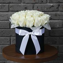 Цветочная композиция из Розы в шляпной коробке в Скобелевской Краснодарский край